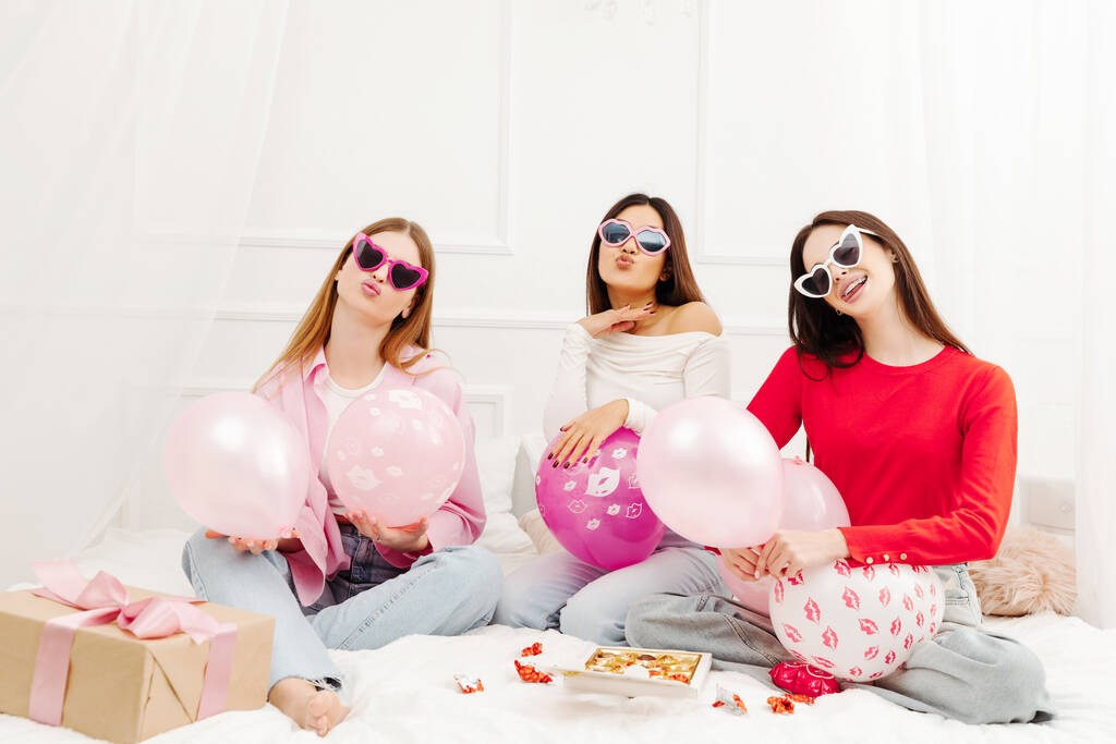 Bachelorette Party Gift Bag Ideas Your Guests Will Actually Love (2) Bachelorette Party Gift Bag Ideas Your Guests Will Actually Love (2)
