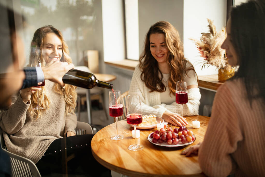 Best Boozy Brunches in Las Vegas for a Bachelorette Weekend (1) Best Boozy Brunches in Las Vegas for a Bachelorette Weekend (1)